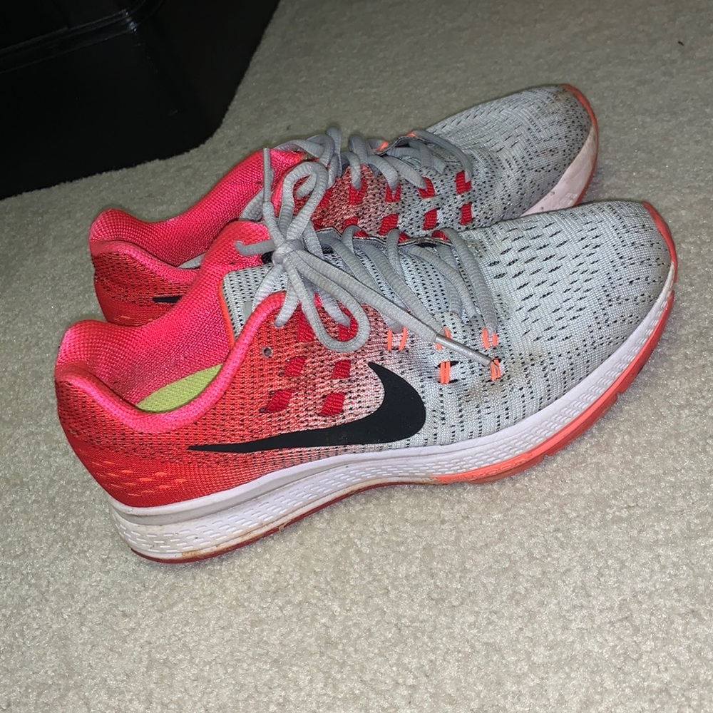 NIKE zoom structure 19